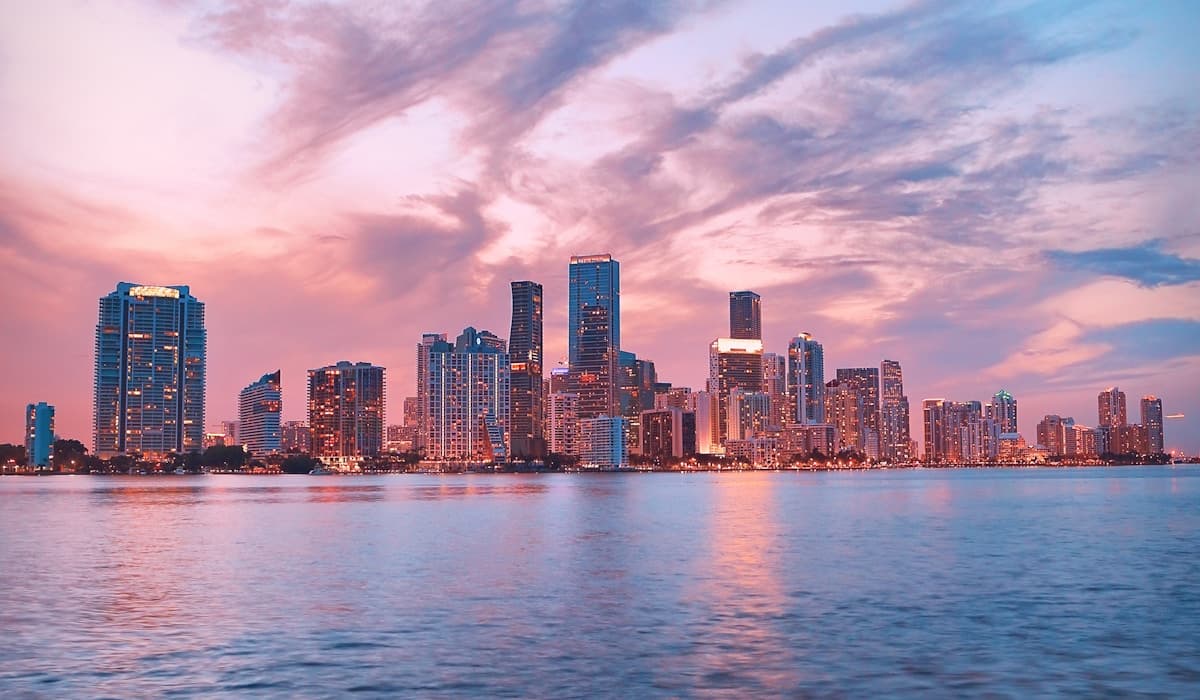 Party bus rental in Evansville, IN