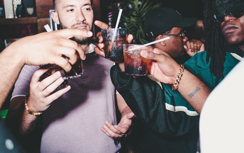 Weddings β Group toasting drinks