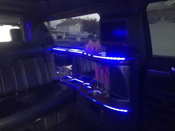 6 Passenger Lincoln Stretch Limo Tucson - Image 3