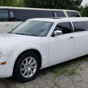 10 Passenger Chrysler 300 Limo Windsor Canada ALL IN CANADIAN DOLLARS