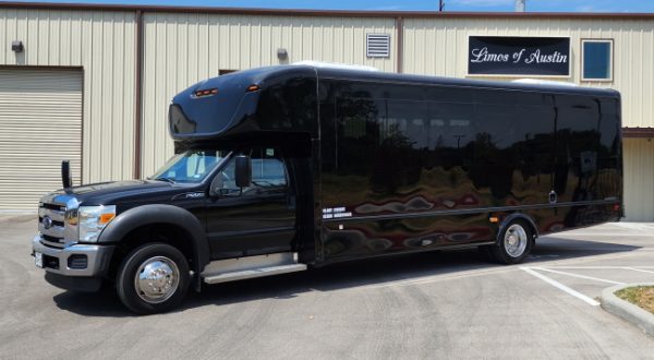 26 Passenger Executive Shuttle Bus Austin (5 HOUR MINIMUM FOR SATURDAYS April May Sept Oct - 50% dep Remaining bal due 14 days in advance for these dates) - Image 3